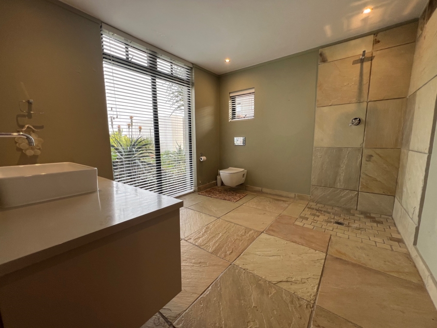 5 Bedroom Property for Sale in Oubaai Western Cape